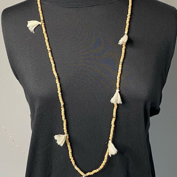 Chico’s lightweight tan breaded necklace with cream mini tassels branded hangtag - Picture 9 of 10